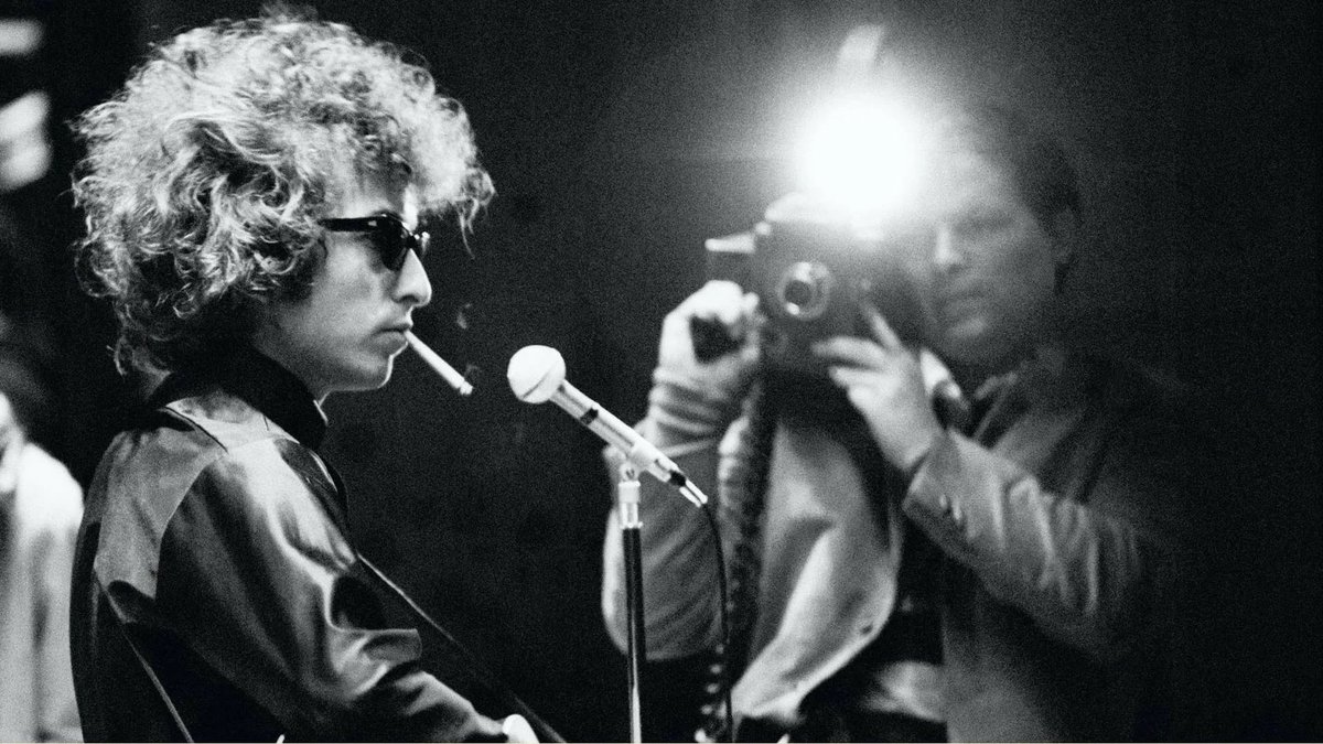 smokingsexxtion's tweet photo. bob dylan, shot by david magnus, 1966 https://t.co/r3xaQxItrZ