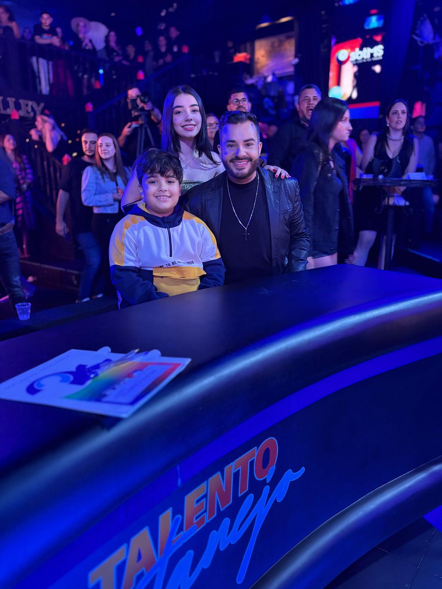 ninhodoms's tweet photo. Gravação de mais um programa aqui pro SBT do MATO GROSSO DO SUL com a presença dos meus tesouros Pedro e Giovana. ❤️ https://t.co/QUf9m4frhI