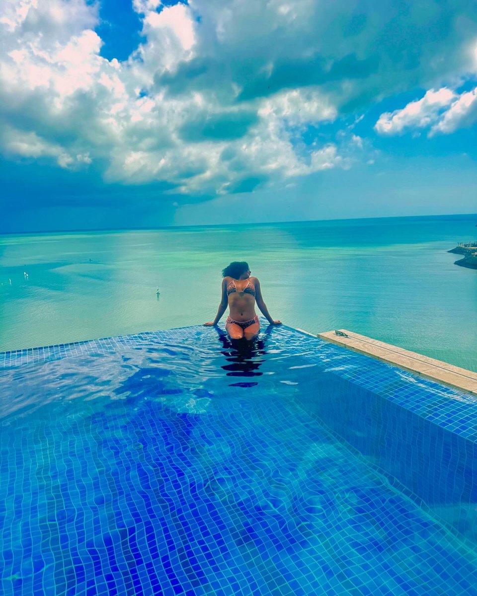 norafolasade's tweet photo. another birthday spent in paradise https://t.co/iL64mOGokB