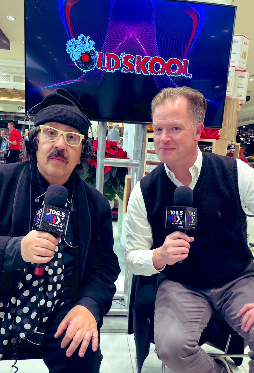 algavito's tweet photo. Old’SKool Transmitiendo desde City Market , Suc. Lilas por @MixMxOficial y @iHeartRadioMx 📻 https://t.co/MmUAxvRmGD
