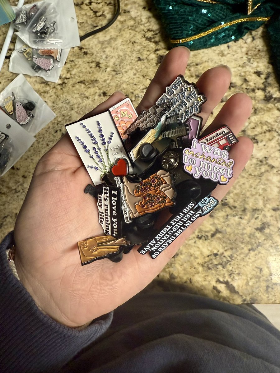 I might not have had time to make a ton of bracelets, but I do have lots of pins to trade for N3 🤭