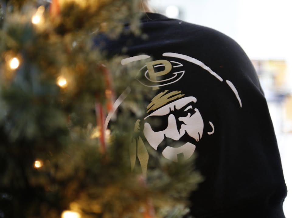 ASC 🫱🏿‍🫲🏽 Operation Kringle
Only 7 days left in the quarter, so ASC brought our students exactly what they needed—hot cocoa, cookies, and free coffee/spritzers. Here’s a big cheers to PC students—your dedication to growth deserves to be celebrated!✨🍪☕