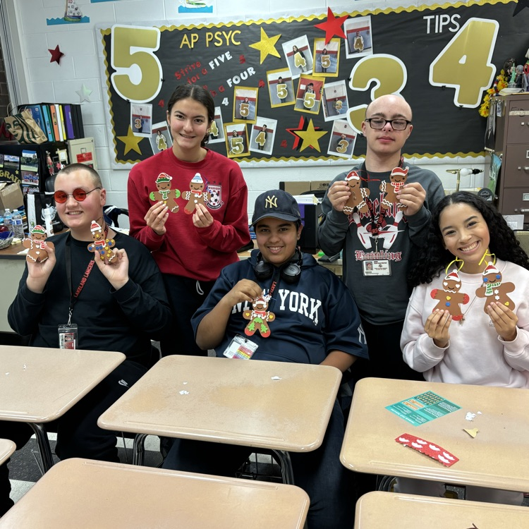 LRHSNJ's tweet photo. Gingerbread celebration! Unique creations for unique individuals. UNIFIED CLUB and ERASE CLUB. #unified_generation #SONJ https://t.co/5hU6JnzgDA