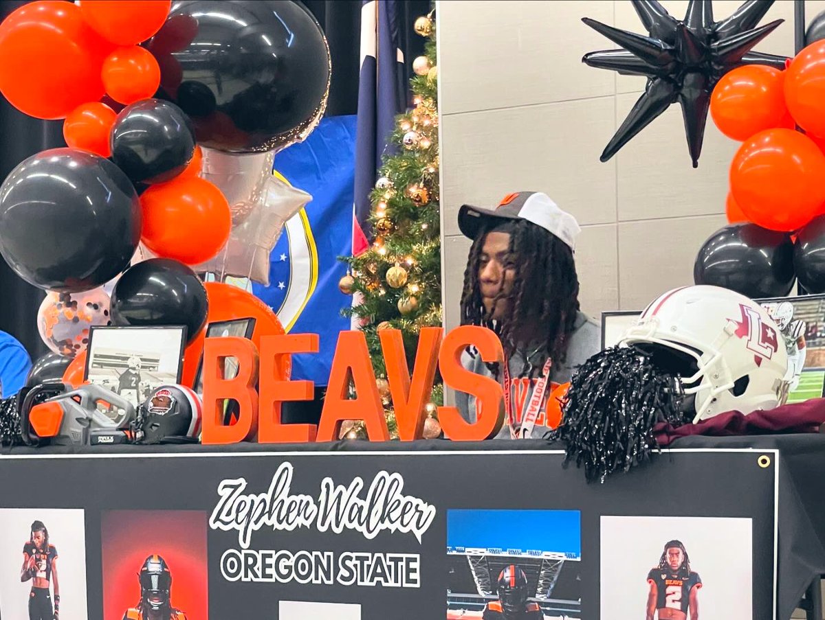 MrsRLHS's tweet photo. Congratulations!! Soaring into your amazing futures… @Michael_fasusi7 @SeanHutton64 @SeanOliver33 @2ephen, you will be missed @LewisvilleHS but you all are gonna do GREAT things 😊🙏 #highschoolfootball #signingday #sooner #beaver #falcon https://t.co/R3ACzOw2rj