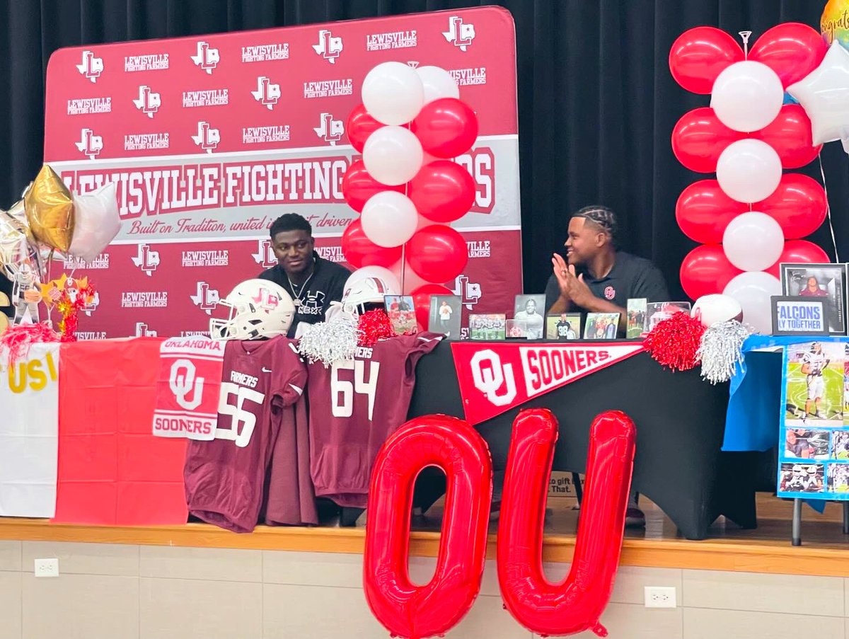 MrsRLHS's tweet photo. Congratulations!! Soaring into your amazing futures… @Michael_fasusi7 @SeanHutton64 @SeanOliver33 @2ephen, you will be missed @LewisvilleHS but you all are gonna do GREAT things 😊🙏 #highschoolfootball #signingday #sooner #beaver #falcon https://t.co/R3ACzOw2rj