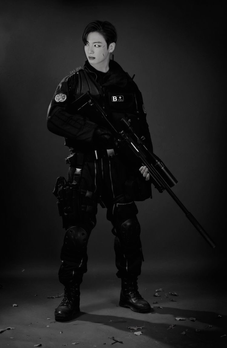 parkjmjjk's tweet photo. #jikookau onde dois agentes rivais, são obrigados a trabalhar juntos para destruir um inimigo em comum. O verdadeiro perigo não era o dispositivo de controle total, nem o agente traidor. Era o fato de que, ao final da missão, eles escolheram trair tudo e todos,menos um ao outro. https://t.co/z0M3JtIXdW
