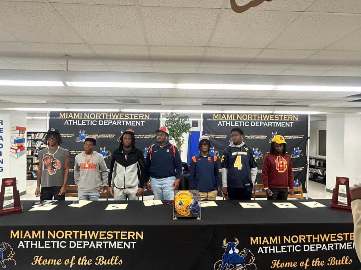 CoachHop7's tweet image. MNW Bulls Early Senior Signing Day 💙💛🤘🏿 @mnw_fb