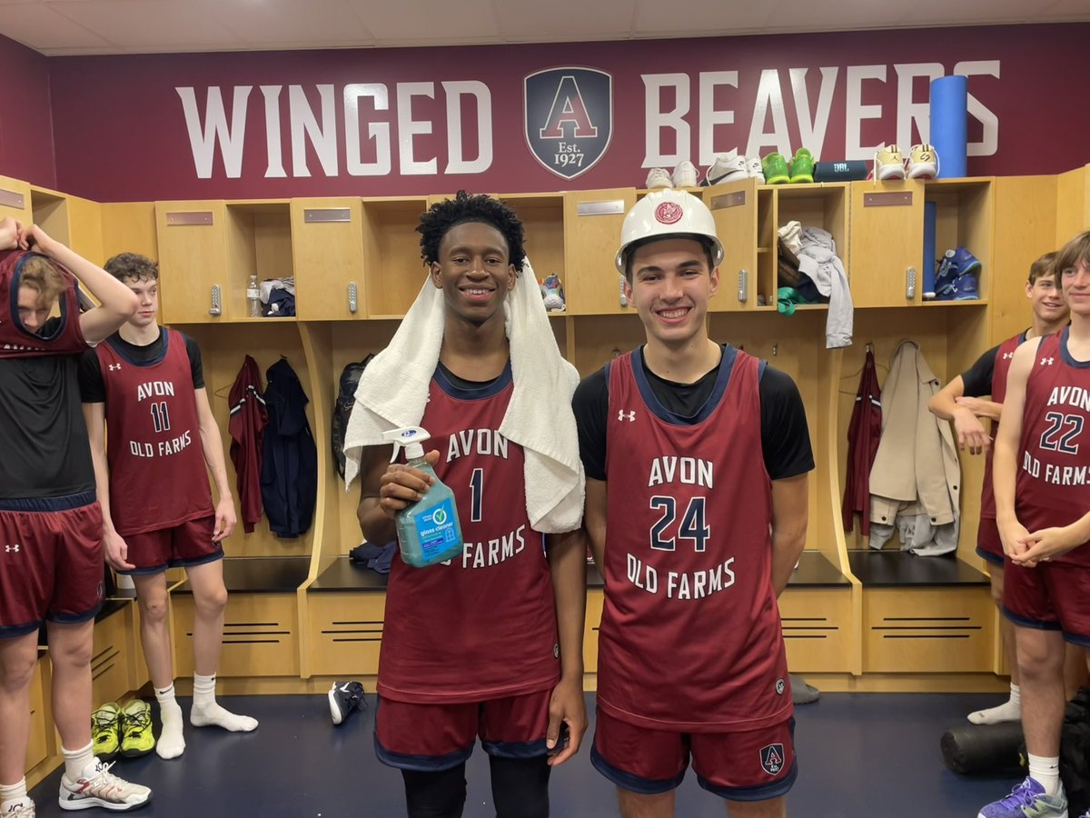 AOF_Basketball's tweet photo. Tough win tonight! @SamReznik35 did all the dirty work and @aab1k_ cleaned the glass (to go with his 20-piece)! https://t.co/Ar76ulsYx3