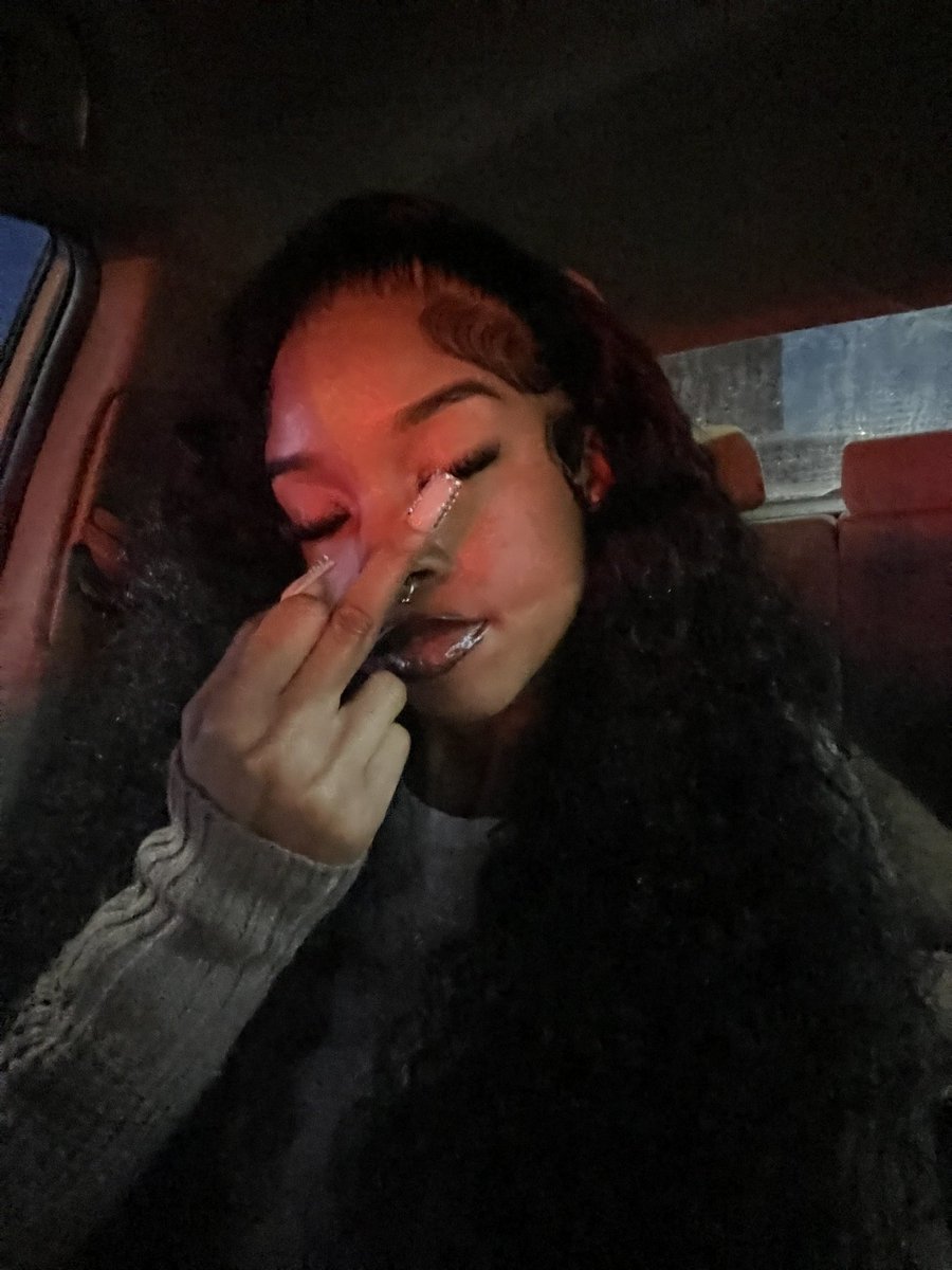 5starchick™️ tweet media