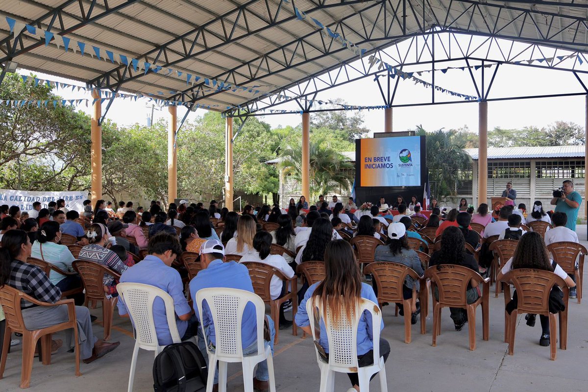 El Proyecto Aire Limpio ha llegado a Lamaní🌬️🍃 ¡Así se vivió la segunda instalación de monitor de aire limpio! Agradecemos a la <a href="/EmbaFrancia_Teg/">La France au Honduras</a> , la municipalidad de Lamaní y al Instituto Polivalente de Lamaní por su hospitalidad y recibimiento en este proyecto.