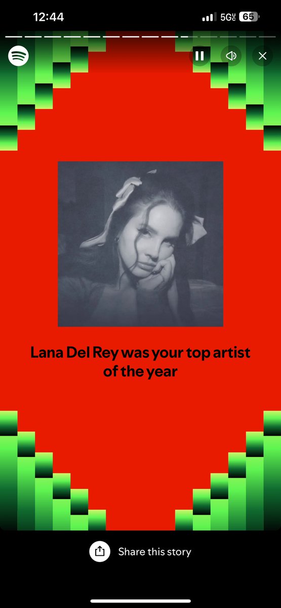 👑 Farrah Moan tweet media