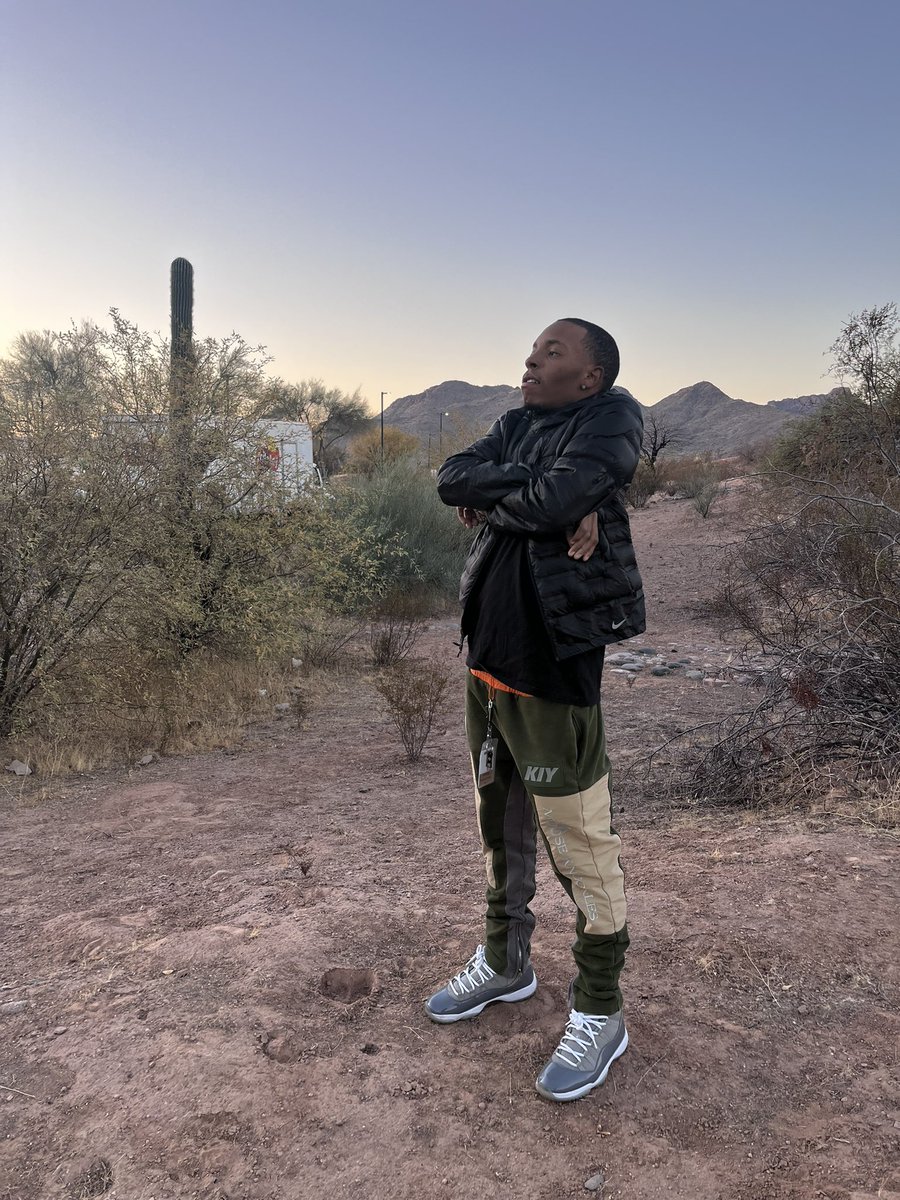 j_josh22's tweet photo. 🖕🏾 https://t.co/Z35BG7PXEk