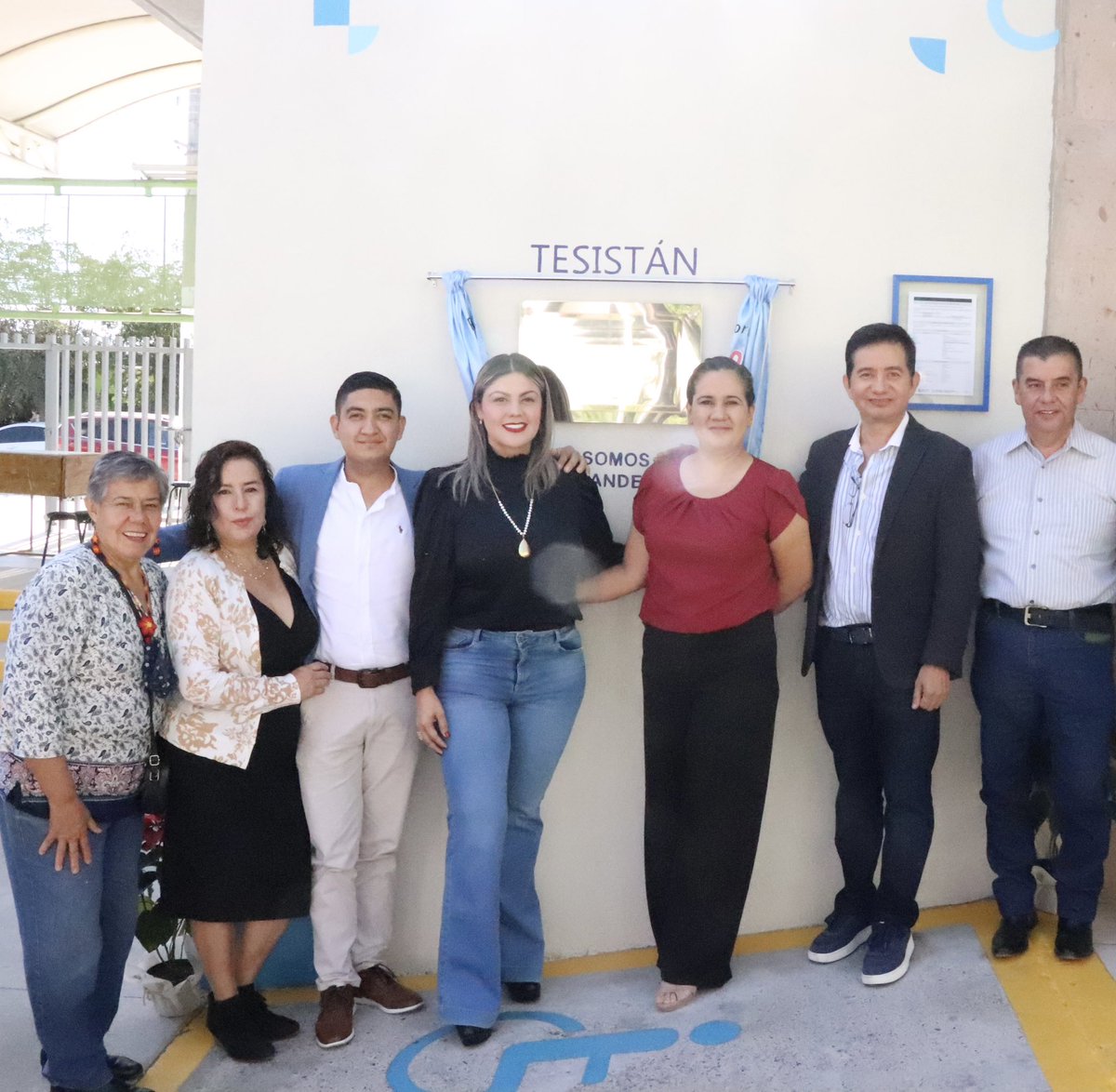 AleSanchezAcuna's tweet photo. Hoy inauguramos oficialmente la purificadora de agua en beneficio de estudiantes, docentes y administrativos. 💧✨

¡Seguimos trabajando por una comunidad más sana y sostenible! 🌟

#CuidadoDelAgua💧
 #HábitosSaludables🍎
#SomosGrandes💖 https://t.co/sdl5U25qW7