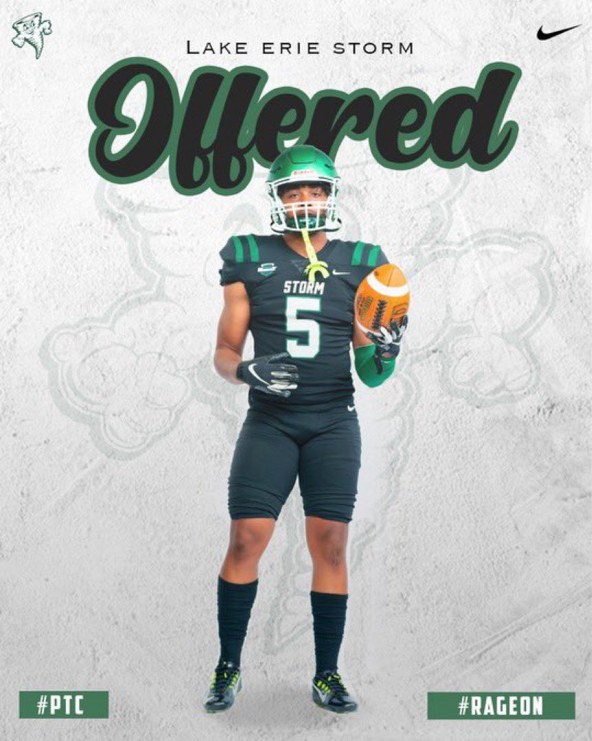 OzYoungdon's tweet photo. Blessed to have received an offer from @LakeErieFB !! 🟢⚪️ 
@CoachCRobertson @CoachDPrice @Coach_Noonan @SierraCoachDiaz @coach_cheek67 @SierraCollegeFB https://t.co/rBptv0Kx3s