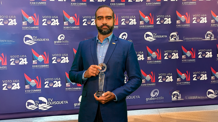 El presidente de <a href="/codessd/">codessd</a>, <a href="/Rsamuelsena/">Samuel Sena</a>  recibe el 🏆premio Latin American Award 2024.

#ElNuevoDiarioRD