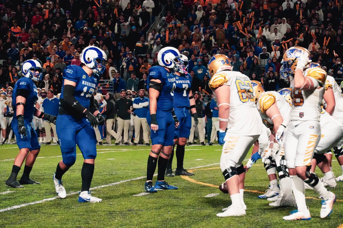 MXdominios's tweet image. 💙¡Así se vivió la gran final entre @BorregosMty y #AuténticosTigres!🎉
 
En Dominios MX, estamos orgullosos de haber acompañado este viaje como patrocinador oficial. Sigamos conquistando retos, dentro y fuera del campo. ¡Felicidades, campeones! 👏🏆

#OrgulloBorrego #DominiosMX