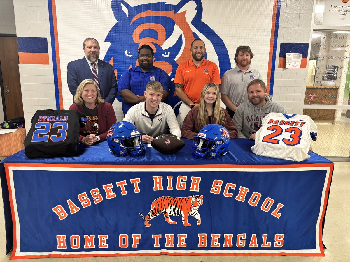 Blessed🙏🏻🦃✍️ <a href="/coachstuholt/">Stu Holt</a> <a href="/thecoachmccombs/">Brandon</a> <a href="/HokiesFB/">Virginia Tech Football</a> <a href="/CoachPryVT/">Brent Pry</a> <a href="/davidfox12_/">David Fox</a> <a href="/DanOrnerKicking/">DanOrnerKicking</a>