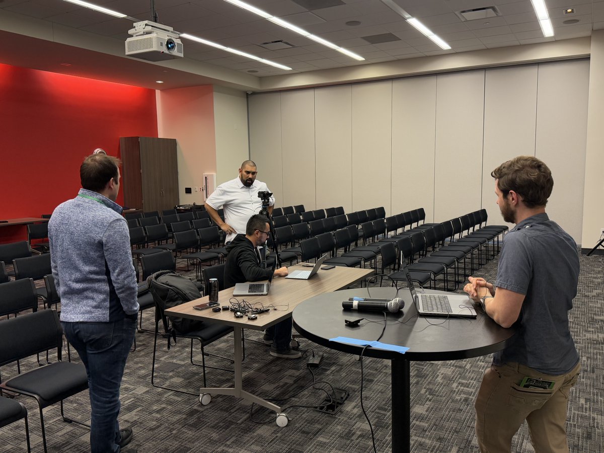 BraydonCoyer's tweet image. Last minute AV checks and tests for the #commityourcode conference tomorrow!

Here we go!