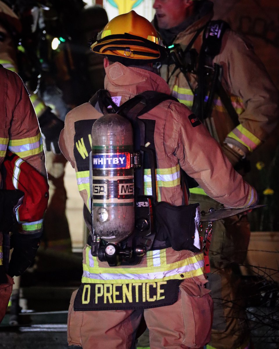 Whitby Fire &amp; Emergency Services on scene of a residential structure fire on Calder Crescent yesterday evening. Crews initially notified for a report of smoke in the residence, upgraded on arrival for fire in the basement. 

No injuries. 

<a href="/WhitbyFire/">Whitby Fire & Emergency Services</a> <a href="/WPFFAL2036/">Whitby Firefighters</a>