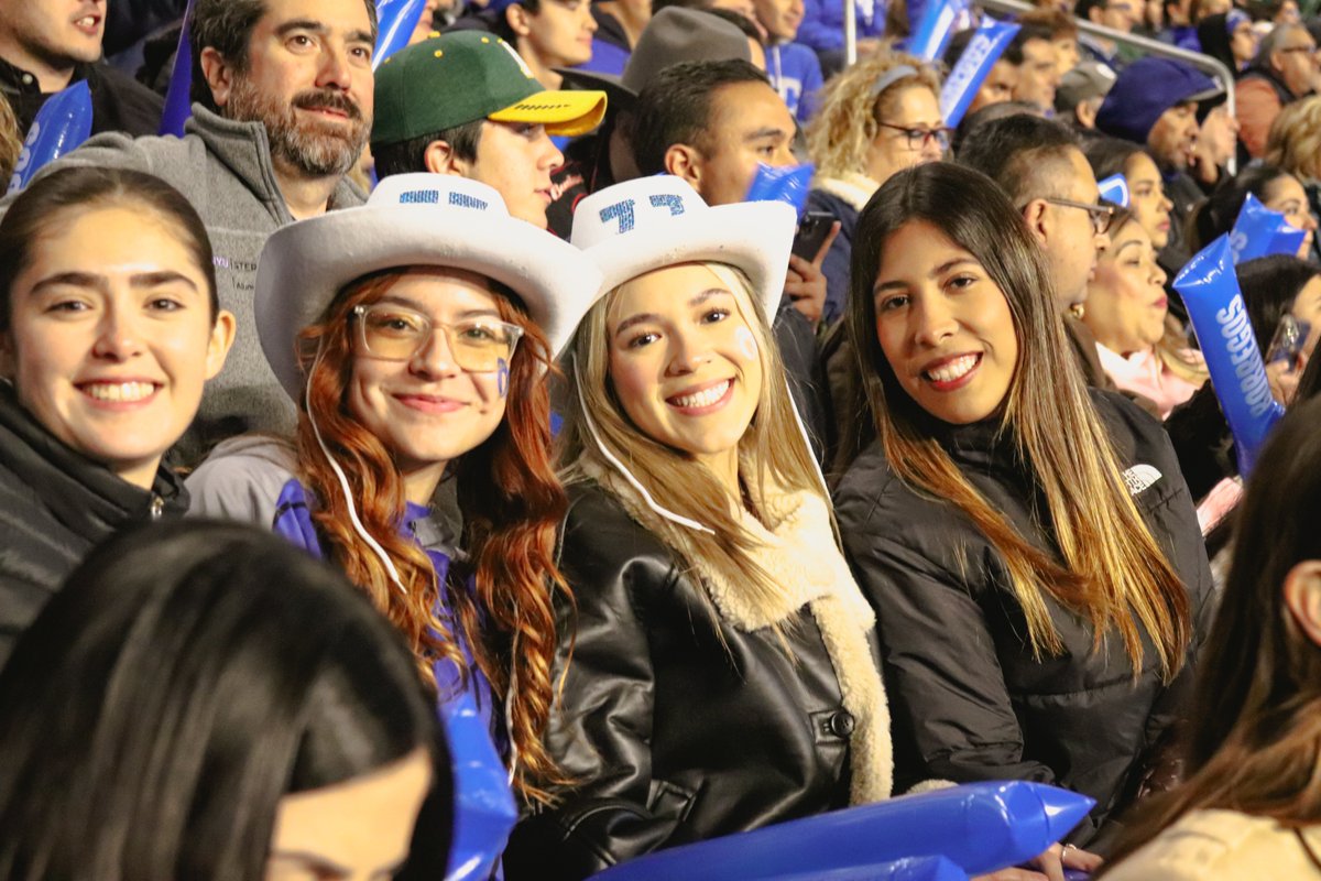 MXdominios's tweet image. 💙¡Así se vivió la gran final entre @BorregosMty y #AuténticosTigres!🎉
 
En Dominios MX, estamos orgullosos de haber acompañado este viaje como patrocinador oficial. Sigamos conquistando retos, dentro y fuera del campo. ¡Felicidades, campeones! 👏🏆

#OrgulloBorrego #DominiosMX