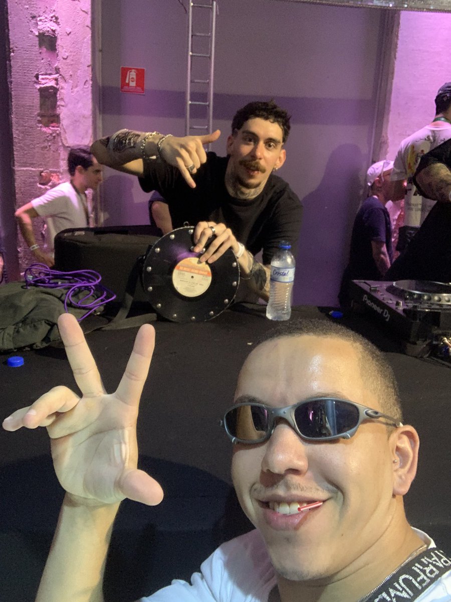 dimizando's tweet photo. @MochakkMusic brabo demaisss 🍍 https://t.co/aHpLRlqZpe