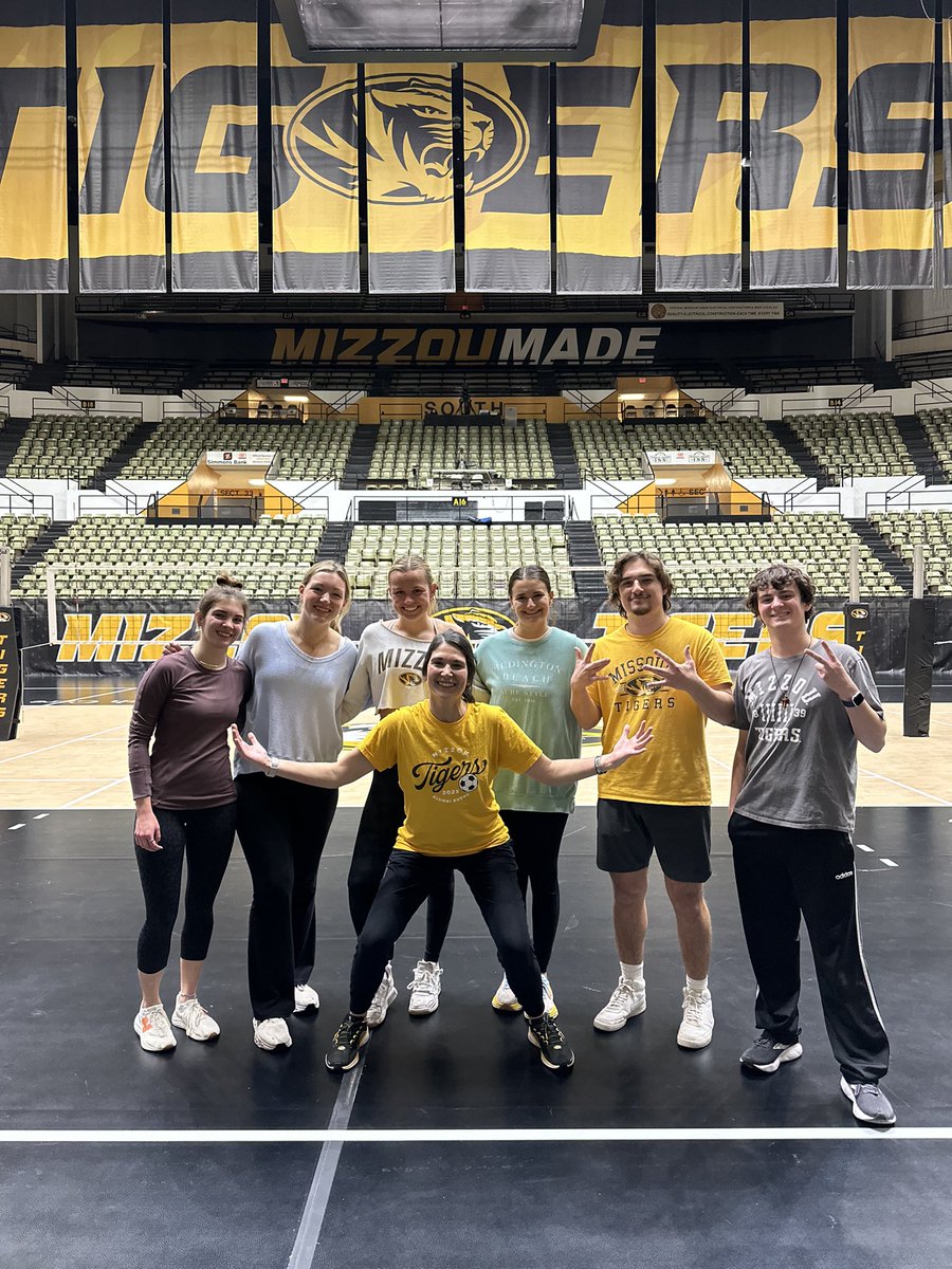 Mizzou Strat Comm Interns tweet media