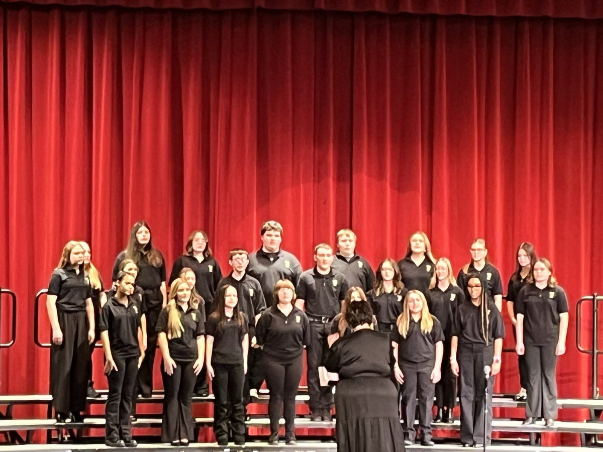 SMS__Principal's tweet image. The SMS choirs sounded amazing this evening. What a great way to kick off the holiday season! Thank you @ShelbyBands and @SHS_Choral_Dept  for hosting our holiday concert.