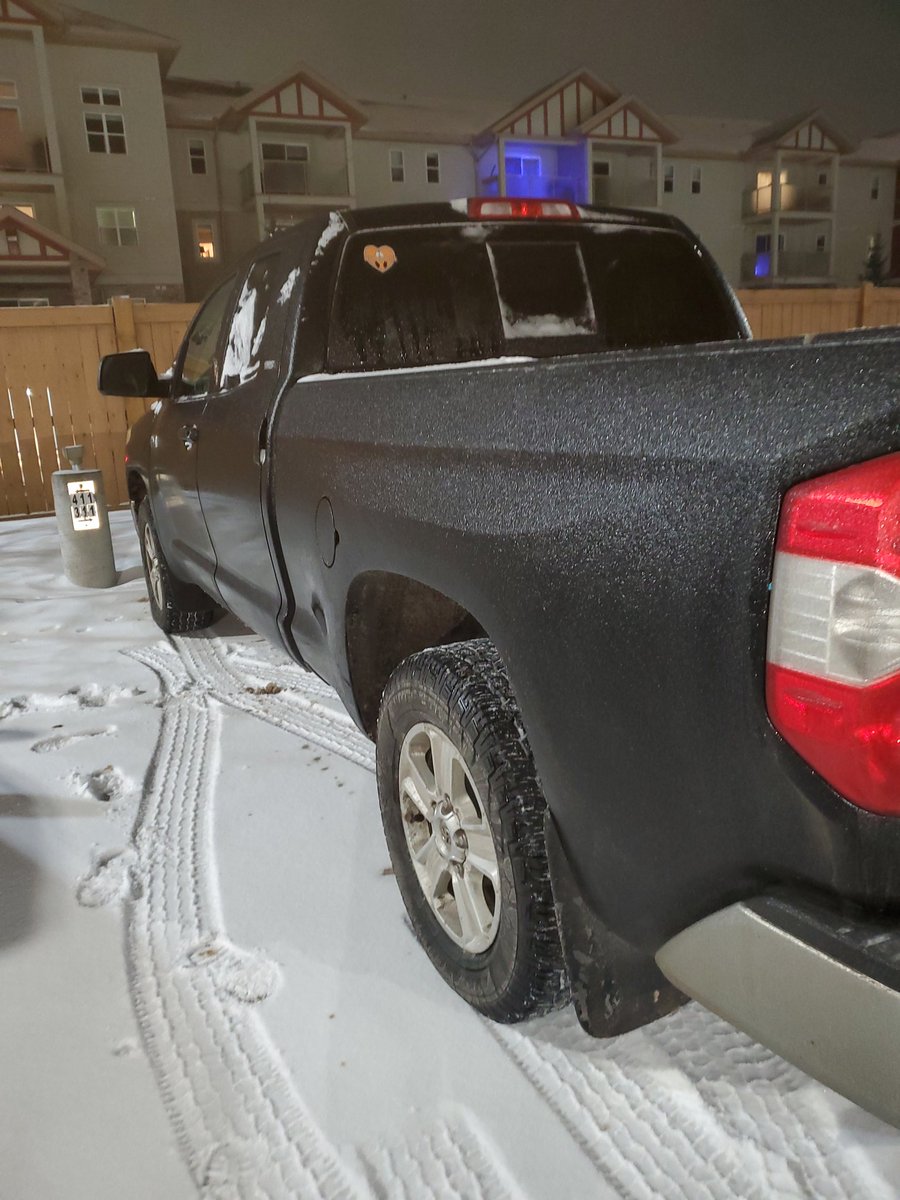 Soren_Revvy's tweet photo. She's fucken greasy out there tonight.  Freezing rain all day makes for an interesting drive home https://t.co/JkwpWZ1jcs