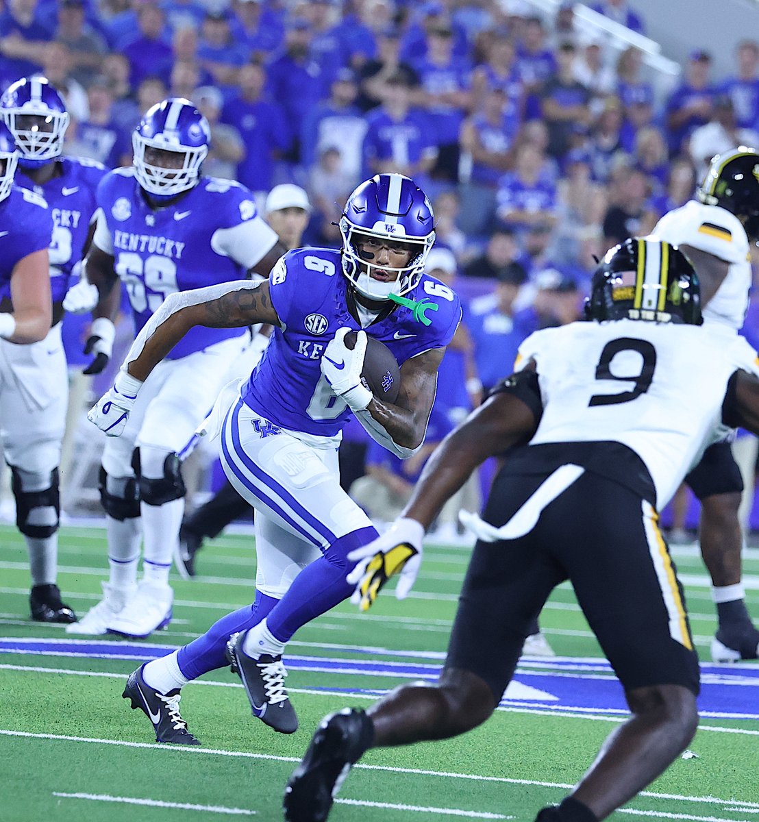 No matter how Mark Stoops wants to spin it, having Dane Key transfer is  PR nightmare. Lexington kid grew up dreaming of playing for UK like his father did, leading receiver ... and now he's gone.