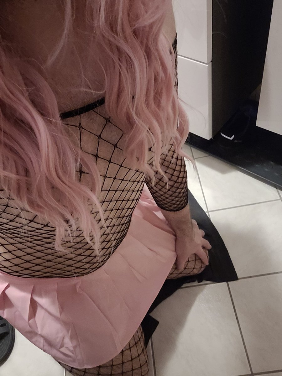 SissySlut_Lucy's tweet photo. Hatte gerade in dem Outfit eine schöne cam Session 🥰😍

#sissy #sissyslut #sissywhore #slave #submissive #sexy #cam #session https://t.co/hrXN7nT9A9