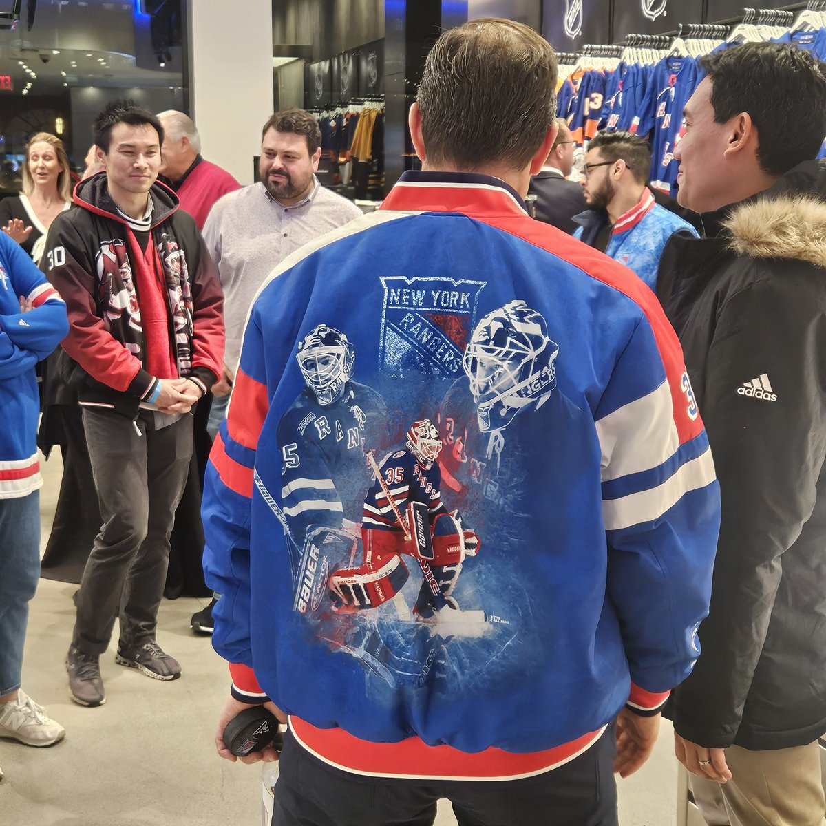 Awesome event last night! hockey goalie 🥅 legends of the game Brodeur, Richter show off their new <a href="/FEapparelco/">FE</a> jackets at NHL Store. #nhl #legendsofthegame #feapparelco #mikerichter #martinbrodeur