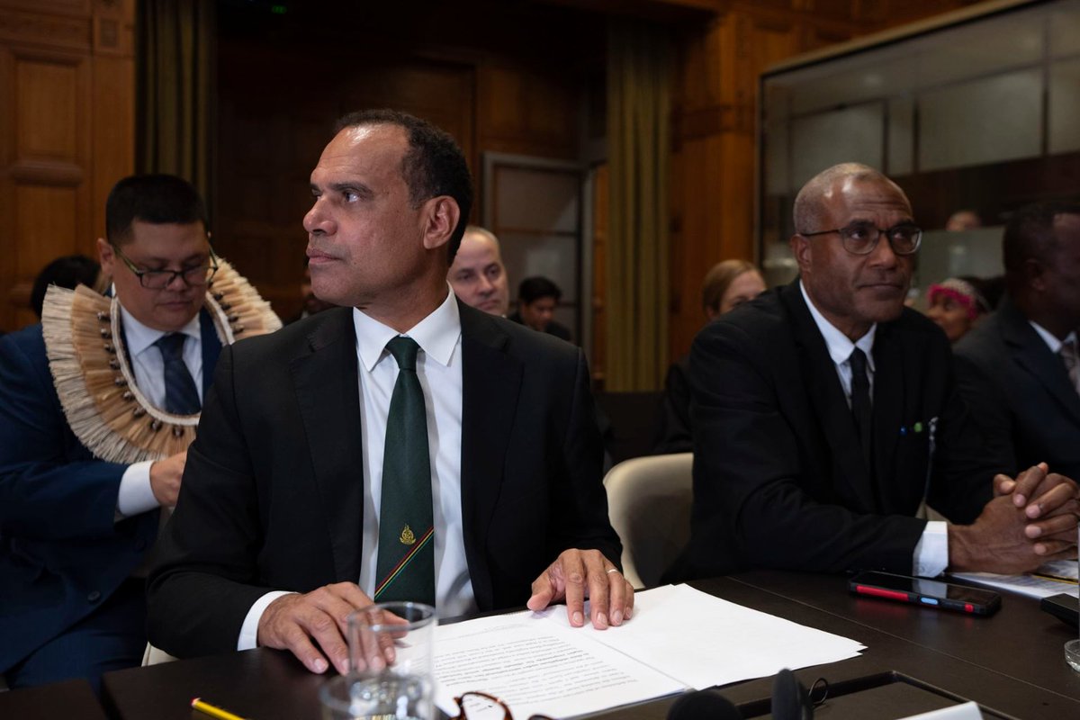 Vanuatu's Special Envoy, Ralph Regenvanu, underscores the urgent need for international law to address the unlawful conduct of states driving climate change, which threatens vulnerable nations like Vanuatu 🇻🇺 and the future of humanity
Click here: pasifika.news/2024/12/openin…
