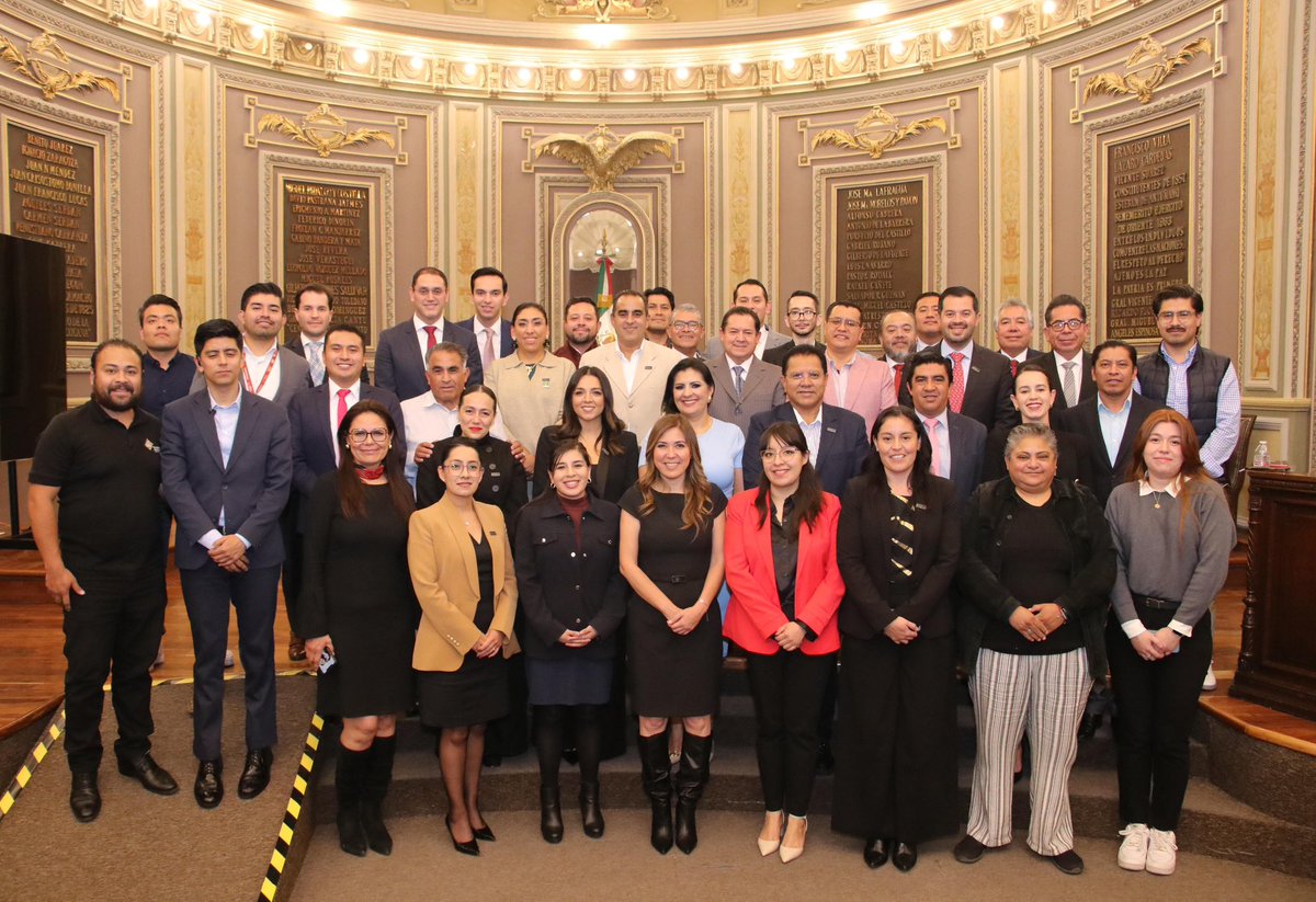 Alejandra Montiel (@alemontien) on Twitter photo Hoy comparecí ante el <a href="/CongresoPue/">H. Congreso de Puebla</a> para rendir cuentas del trabajo realizado en @EconomiaGobPue.
Compartí con orgullo cómo Puebla lidera en inversión extranjera, crecimiento económico y apoyo a nuestras MIPYMES, que son el corazón de nuestra economía.
Hemos logrado cifras Hoy comparecí ante el <a href="/CongresoPue/">H. Congreso de Puebla</a> para rendir cuentas del trabajo realizado en @EconomiaGobPue.
Compartí con orgullo cómo Puebla lidera en inversión extranjera, crecimiento económico y apoyo a nuestras MIPYMES, que son el corazón de nuestra economía.
Hemos logrado cifras