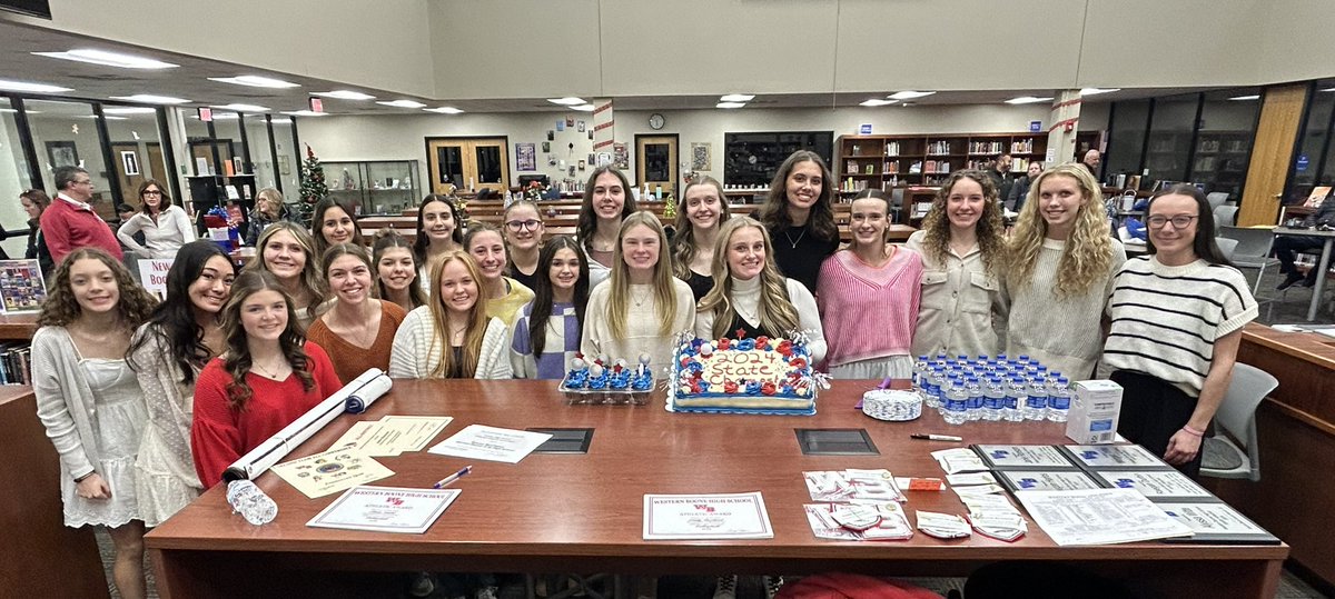 Thank you HONEY CAKES for our delicious cake tonight ❤️🏐💙