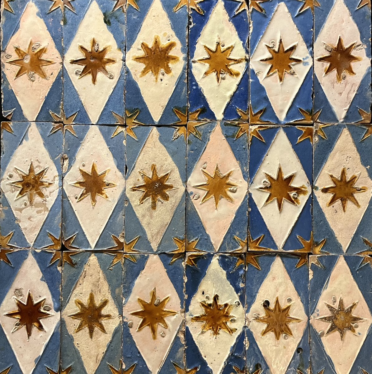 porcelainfruit's tweet photo. patterns and tile wrapped https://t.co/DGQaWjnrRG