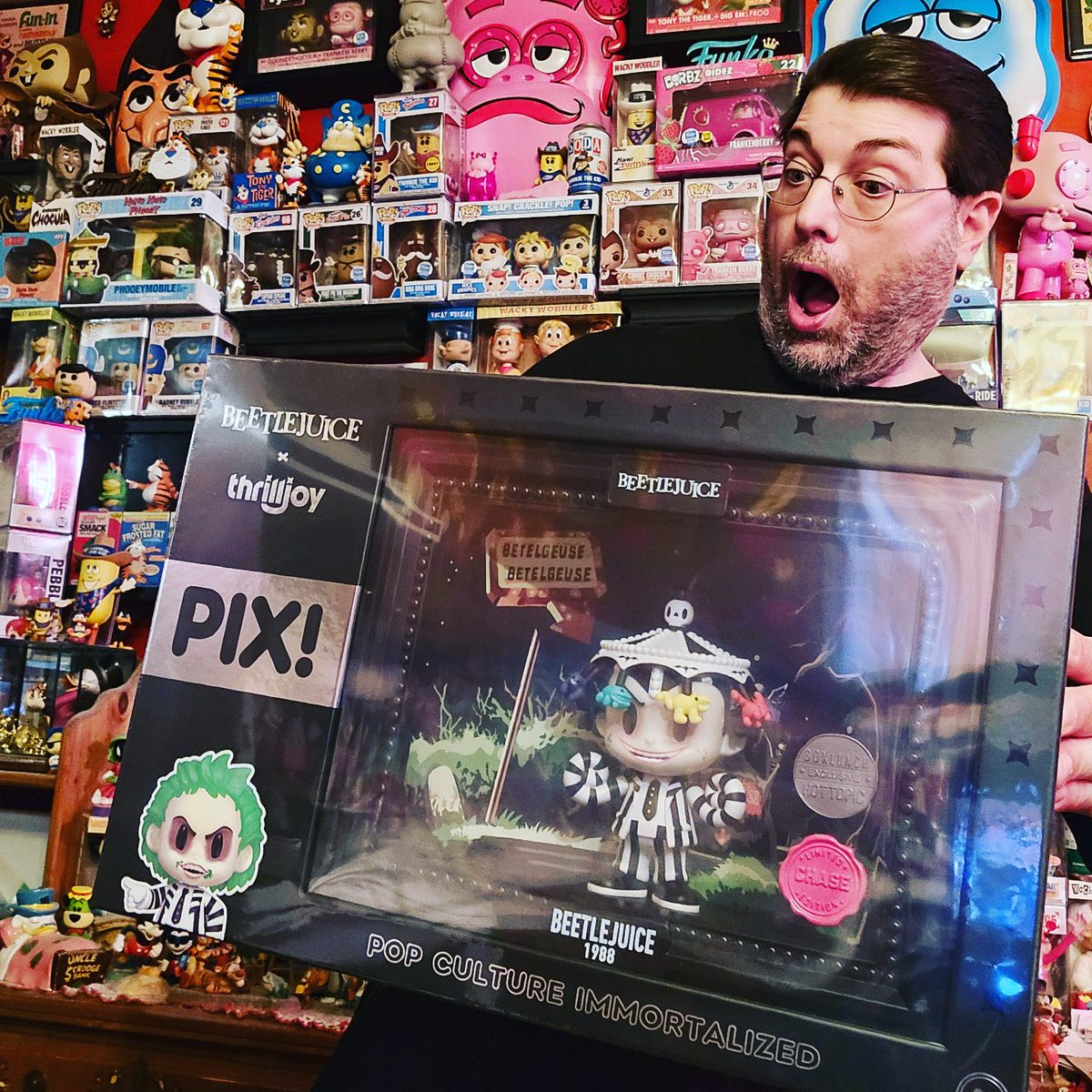 dustmans1138's tweet photo. Found the #thrilljoy #Beetlejuice chase at @HotTopic today!!! π±π±π±
@brianmariotti #pix #thrilljoychase #NERDSUNITE #arttoy #hottopicfinds https://t.co/JSes8nlv5A