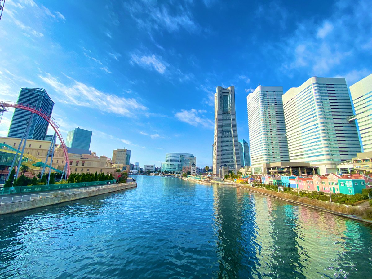 TSUKASA3628's tweet photo. 癒しの場所 着いた🌊🎡 最近 来れてなかったけど ココの場所は自分の癒しスポットなんよね☺️✨️ 仕事等に追われる日々が続いていた時だったり精神的にリフレッシュしたい時は必ずココに来て心身共にリフレッシュする場所🥳🥳🥳
やはり横浜 大好き過ぎる💐✨️
#横浜
#癒しスポット https://t.co/hKaHXl5B36