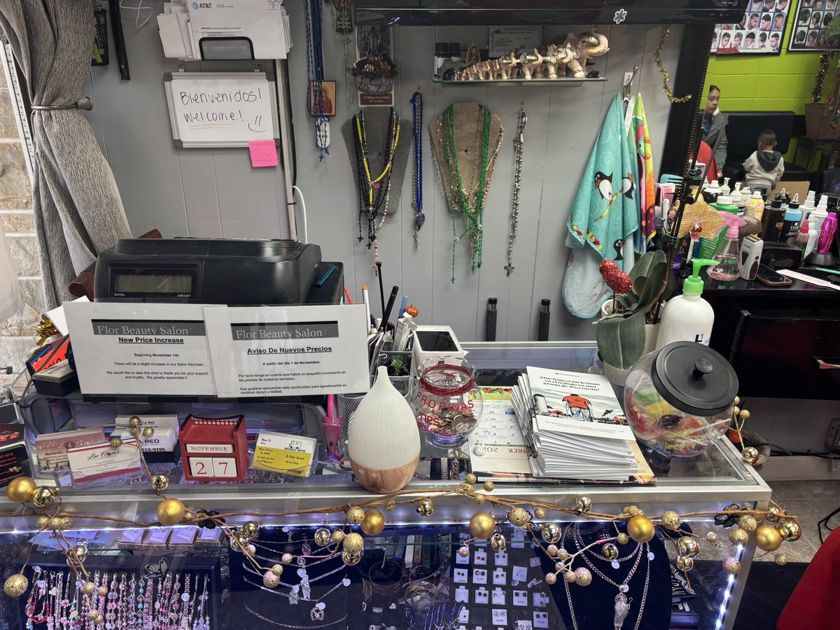 msanchezMIA's tweet image. One of my absolute fav parts of our Dairyland project has been taking findings back to the people. Today I drove a few 100 miles and visited about a dozen tienditas &amp;amp; other gathering places in south-central WI to distribute our guide on what farm workers can do after an injury.