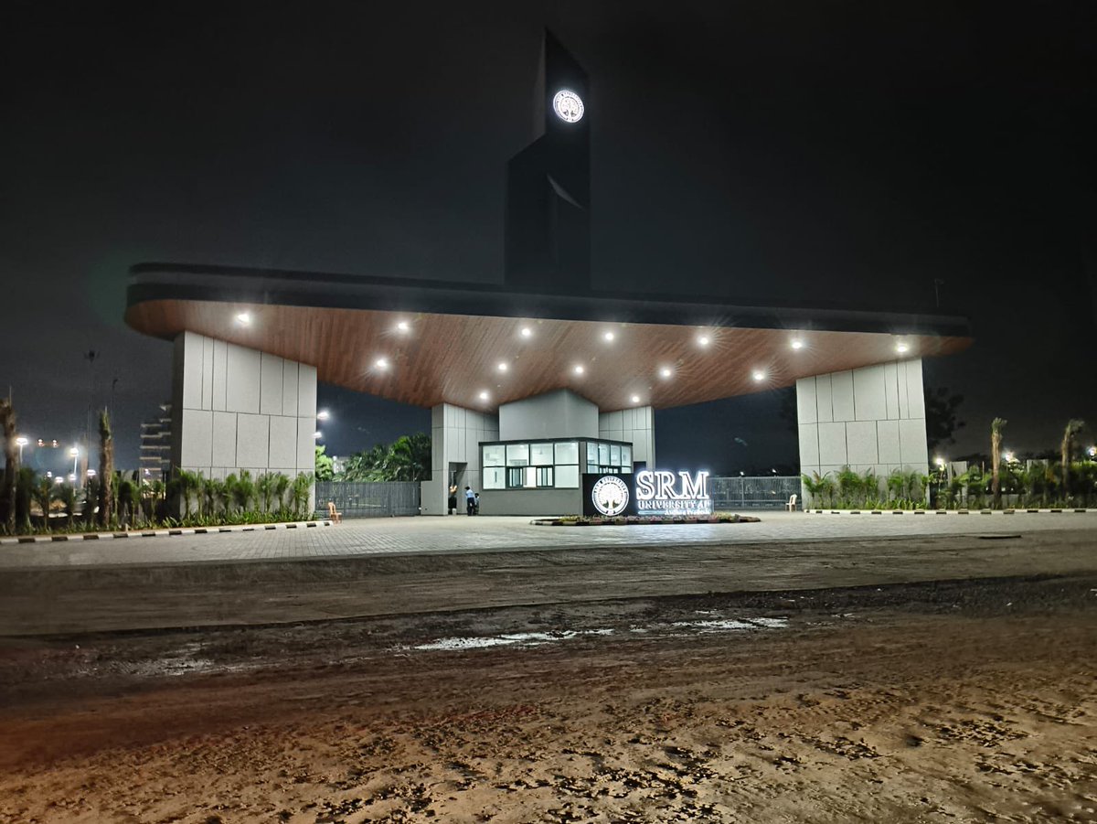 AP_CRDANews's tweet image. Construction Activity in #SRMAP University #Amaravati is going at rapid speed. Work is progressing for 24 Hours non-stop.
Pic Credits: @jay_____9 

#AndhraPradesh #VIJAYAWADA #Guntur