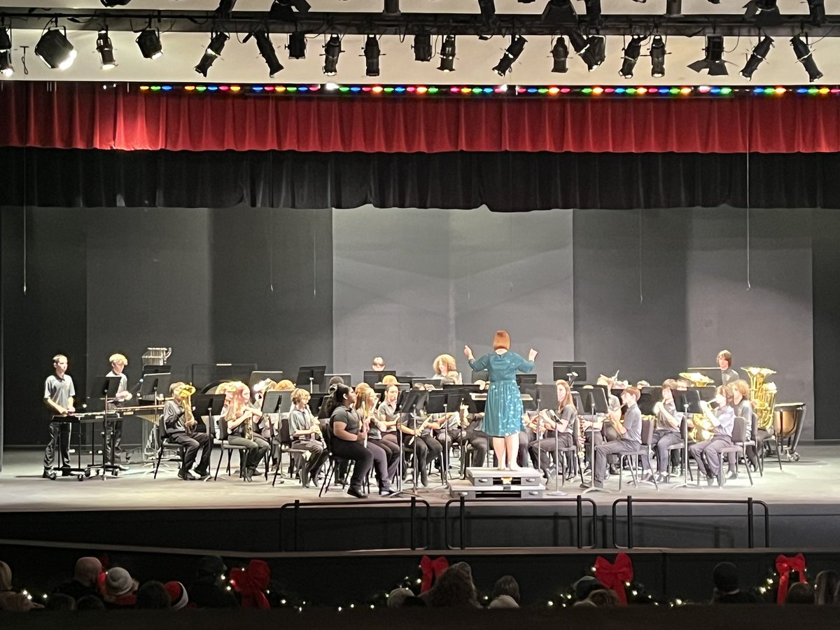 SMS__Principal's tweet image. The SMS band followed the SMS choir with a great performance of their own. What an awesome way to get in the holiday spirit! Thank you again @ShelbyBands and @SHS_Choral_Dept for hosting the SMS bands and choirs!