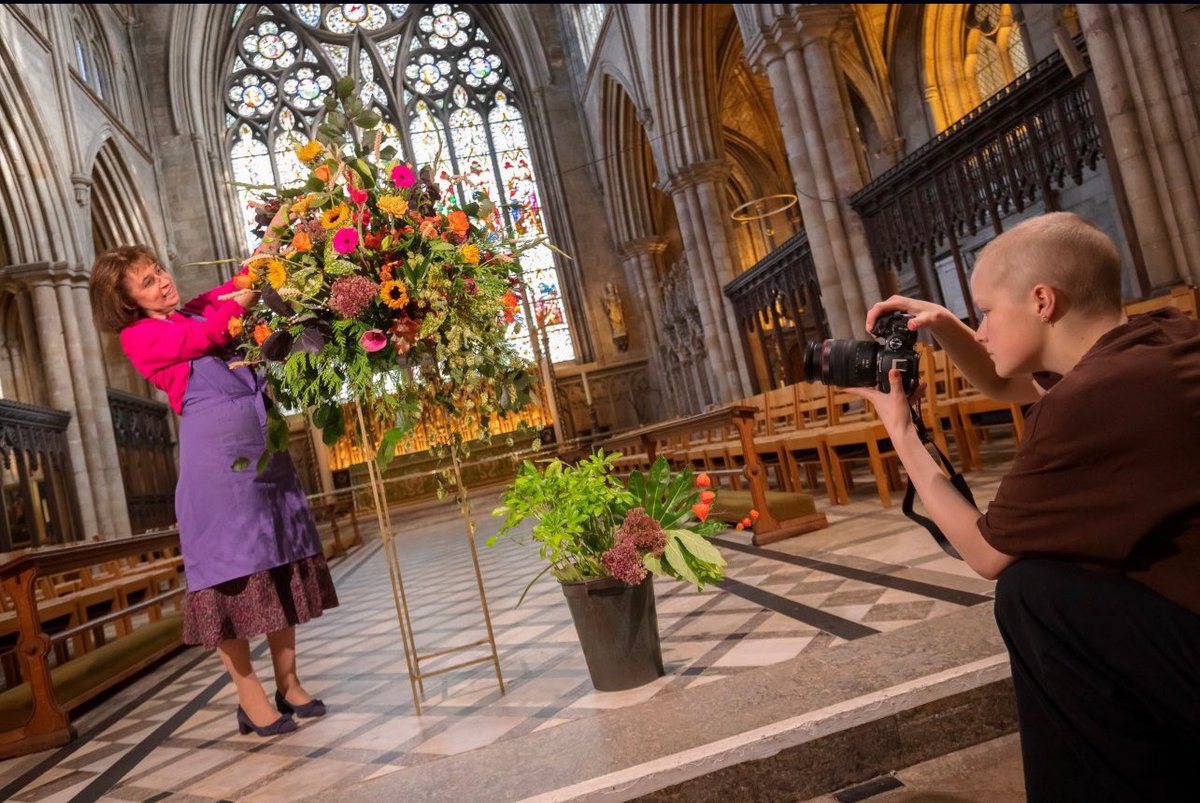 Here are some pictures that the talented #LizHatton took for <a href="/thetimes/">The Times and The Sunday Times</a> and one of <a href="/MarkCavendish/">Mark Cavendish</a> at Windsor Castle… please share in memory of Liz…