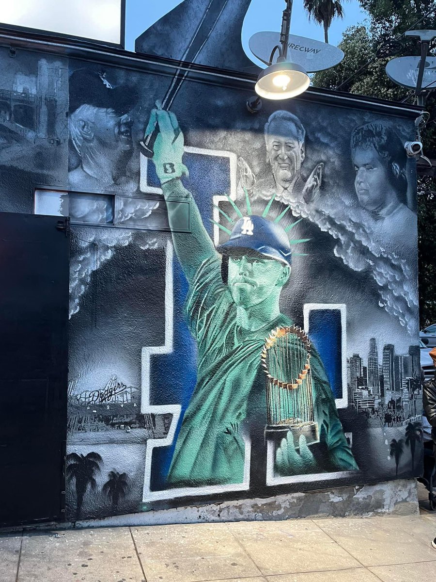 There’s no way they really painted this in LA lmfao