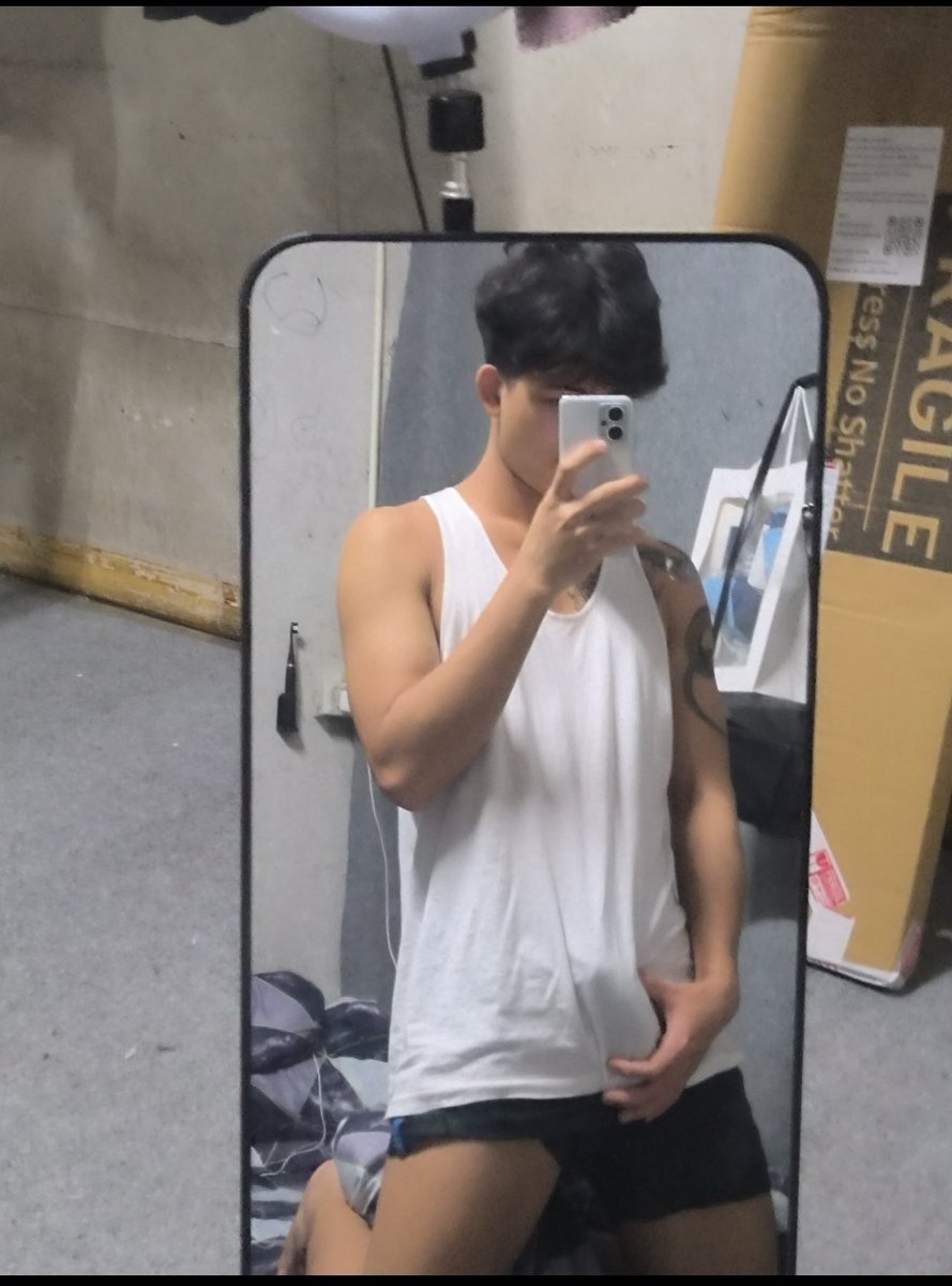 JOMWang478448's tweet photo. 😐 https://t.co/ylulN2qQ59