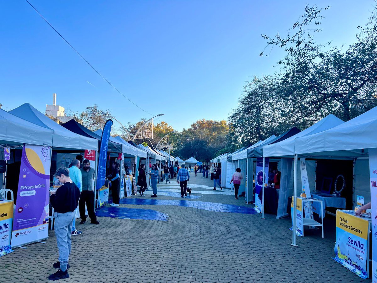 EnRedESevilla's tweet photo. Agradecer a la Delegación de Derechos Sociales del Ayuntamiento de Sevilla, la organización de la I Feria de Entidades Sociales. 
Oportunidad maravillosa para dar a conocer nuestra labor y fortalecer el trabajo en red. ¡Gracias por este espacio de encuentro y colaboración! https://t.co/aIuCaZP000