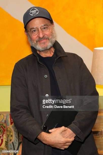 barbaravitali2's tweet image. Happy Birthday @fisherstevensbk November 27,1963 #ShortCircuit #EarlyEdition #HailCaesar #FisherStevens