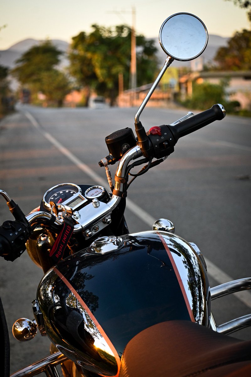 PrithishClicks's tweet photo. Be a @royalenfield rider to click beauty of nature. https://t.co/zcmHKXd5B8