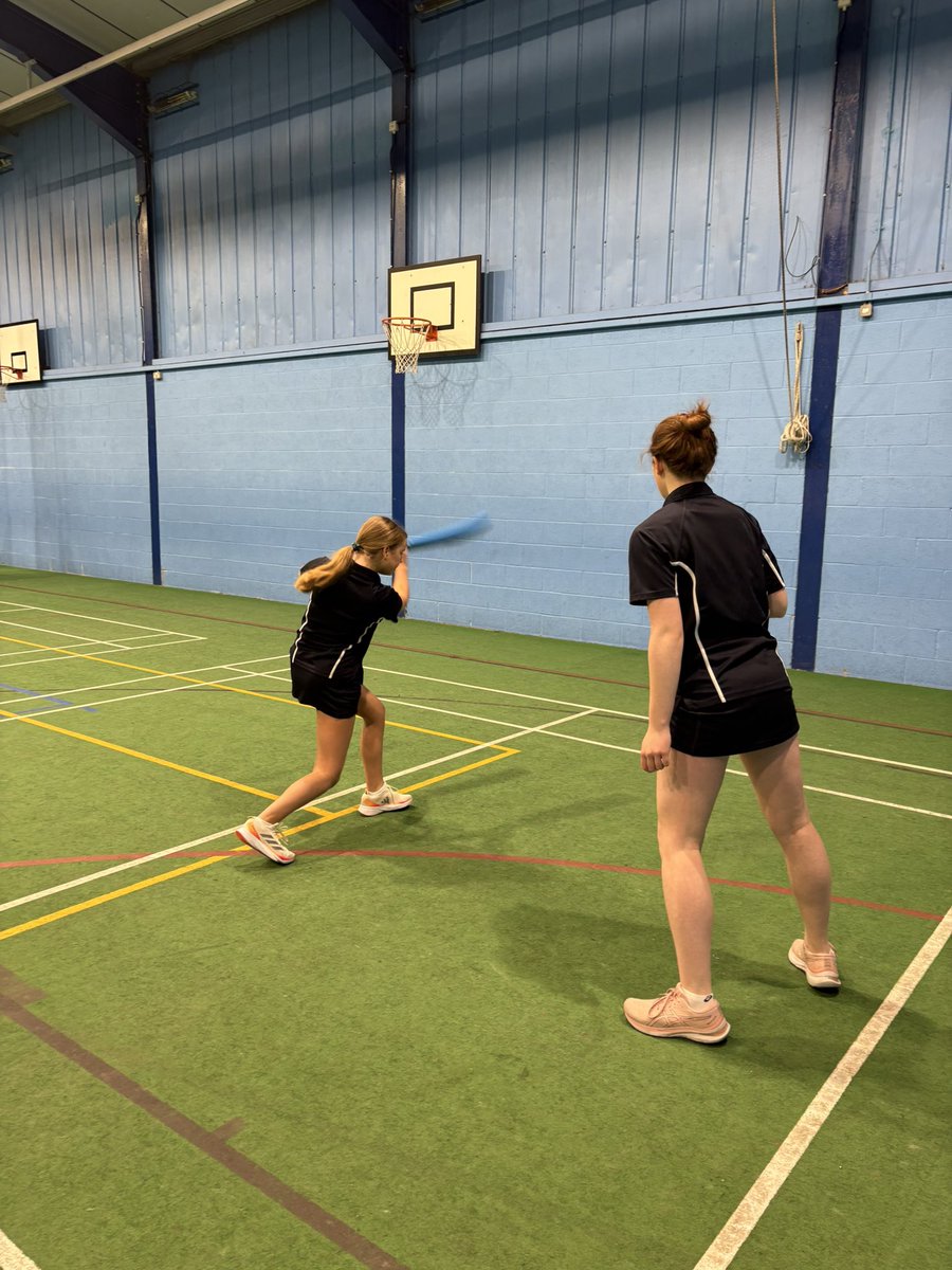 SGSPEDept's tweet photo. The #SGSYear9 & SGSyear10 girls were focusing on their batting and bowling skills this week. We’re looking forward to entering our first U15 indoor cricket tournament next week! Well played all! 🏏✨ #SGSCricket #SGSDifference https://t.co/QTeJYmxlFF