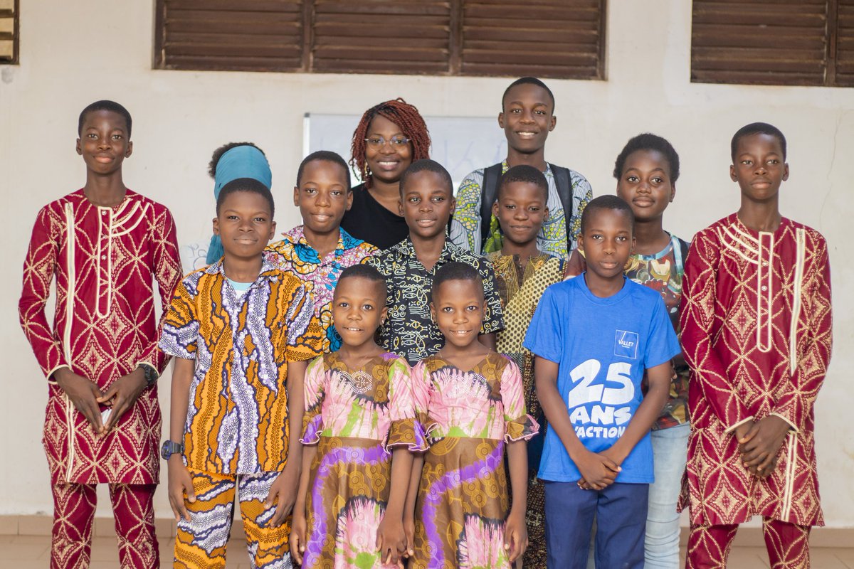 ExcellenceBenin's tweet photo. La créativité a explosé lors des #WAKAConte dans 04 villes du Bénin ! 🇧🇯 Les jeunes talents ont donné libre cours à leur imagination dans les bibliothèques @ExcellenceBenin et #CAEB. Revivez la magie du 23 novembre à Porto-Novo ! ✨
@InstitutFr 
@REducatives
@FondationVallet 🤩 https://t.co/maPqYwpoZk