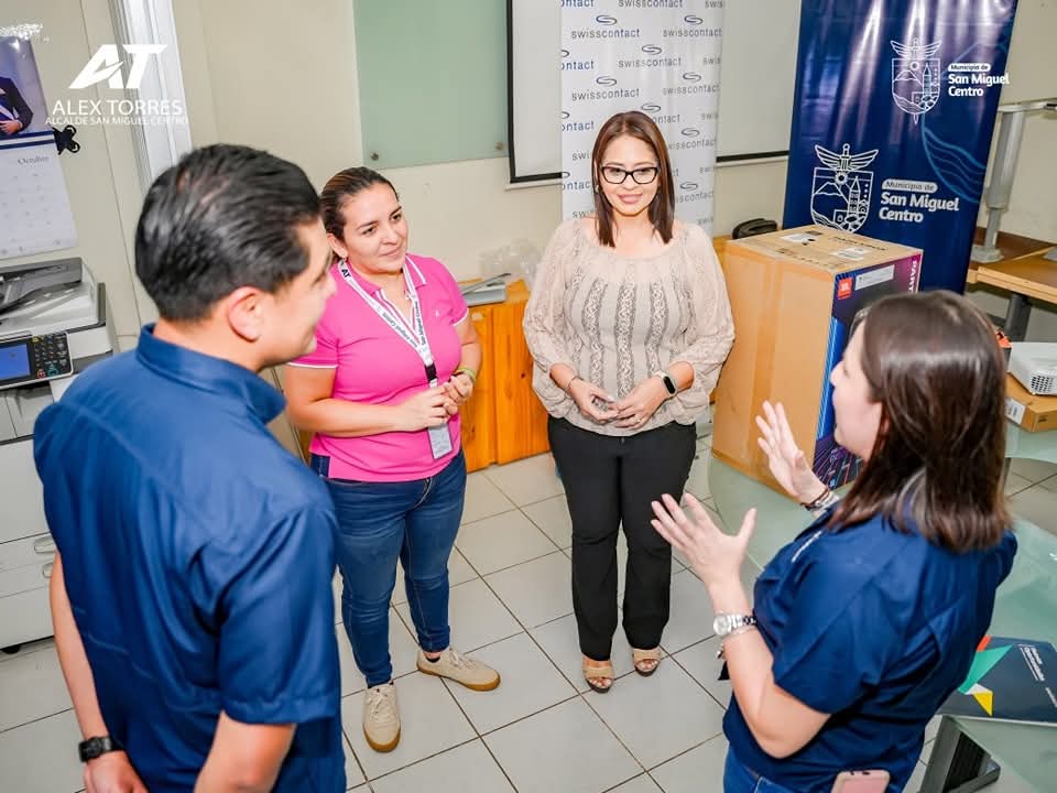 ALEXTORRES_SMC's tweet photo. Como parte del compromiso con el desarrollo local, recibimos por parte de #Swisscontact un importante equipo de trabajo a través del Departamento de Proyección Social.
1/2 https://t.co/4FyWjq0xhA
