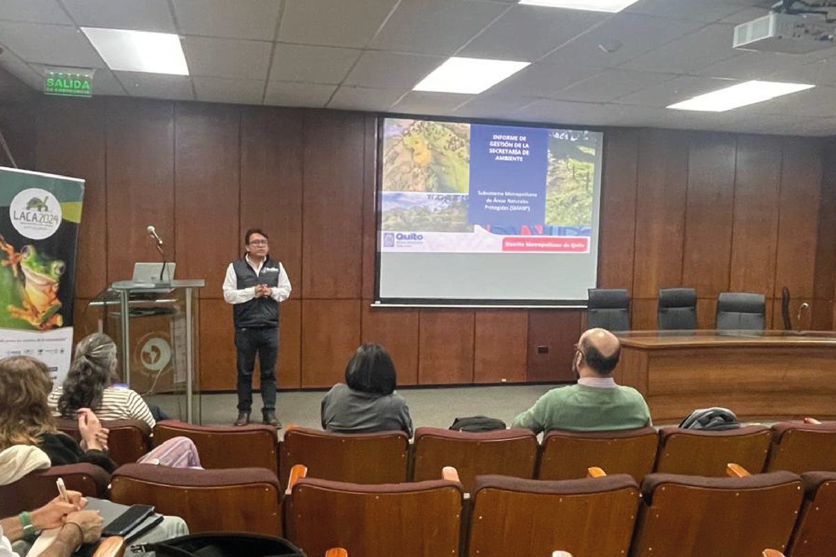 ambientequito's tweet photo. 🍃#AmbienteInforme | En #LACA2024 presentamos la ponencia: "La nueva política pública en el Subsistema Metropolitano de Áreas Naturales Protegidas de Quito".
Junto a la academia cuidamos de nuestro ambiente 💪✨
#QuitoRenace https://t.co/xpg0qUFeGU